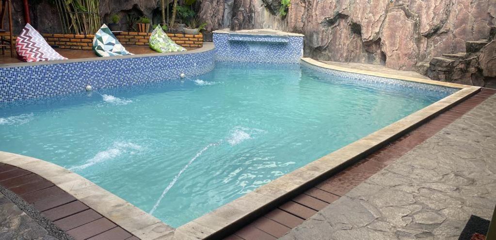 Sentosa Lodge Паданг Екстериор снимка